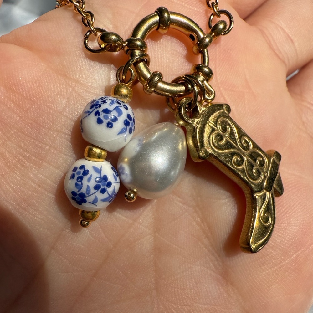 Anthropologie stainless steel ceramic unique Gold Charm Necklace with Boot - Picture 6 of 6